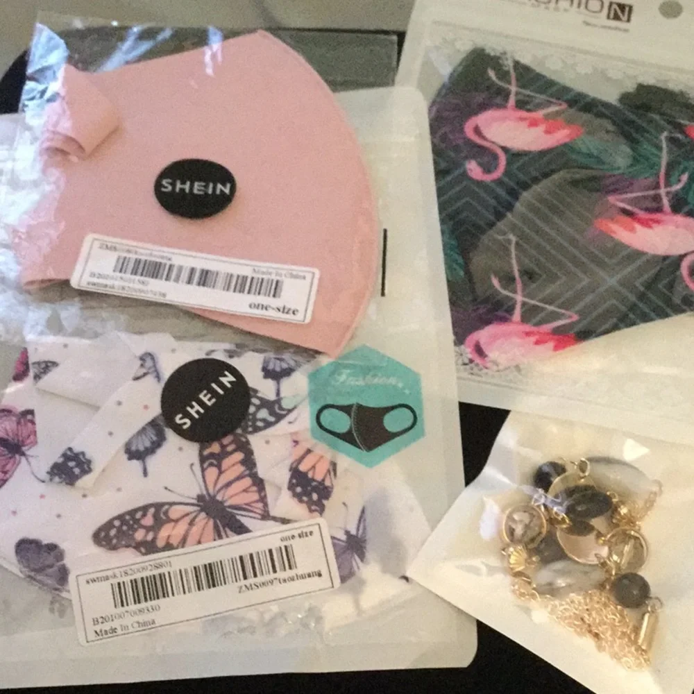 NWT Face Mask and Chain Bundle 4 PCS